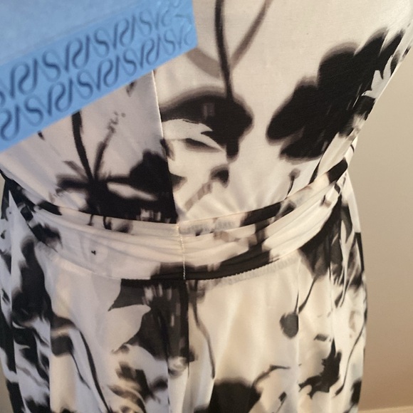 NWT Simply Vera Wang asymmetrical dress - Picture 9 of 12